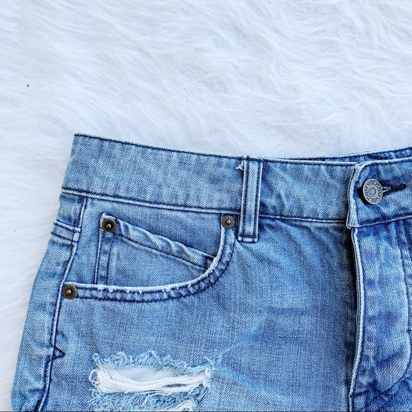 VOLCOM Cuffed Boyfriend Denim Jean Stoned Shorts 1 - Picture 6 of 15